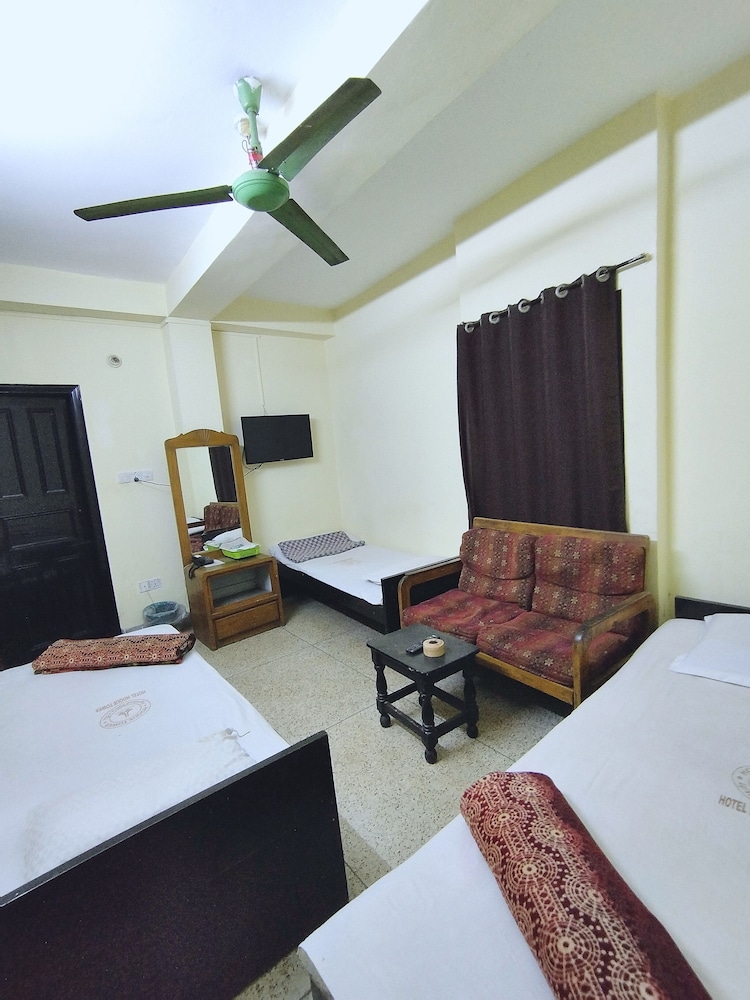 Standard Triple Room photo 2