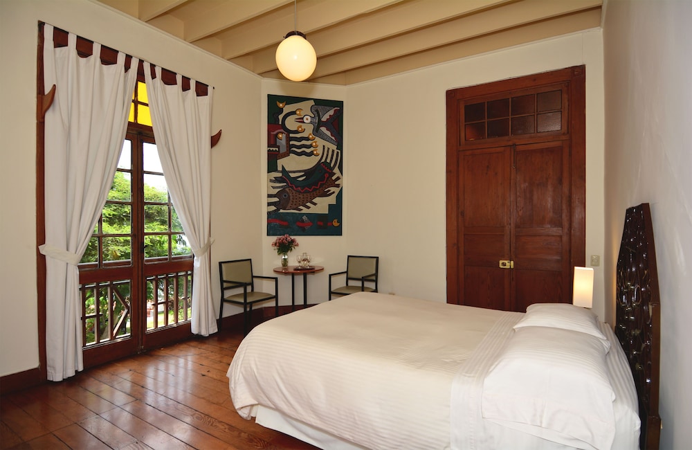 Deluxe Room, 1 Queen Bed, Sea View (Room N-2)