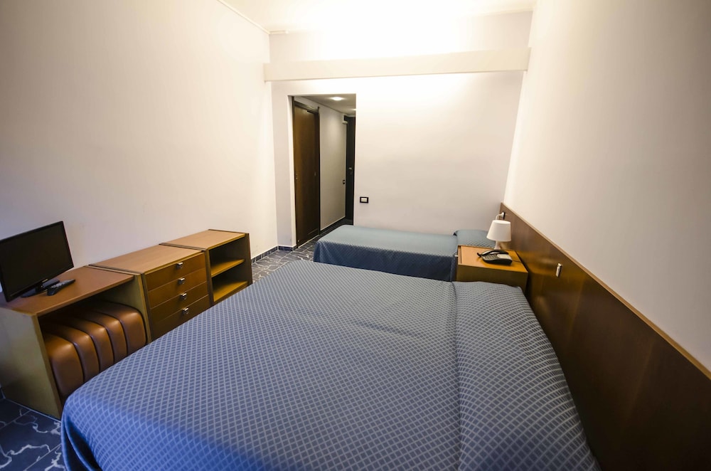 Economy Triple Room, Balcony photo 2