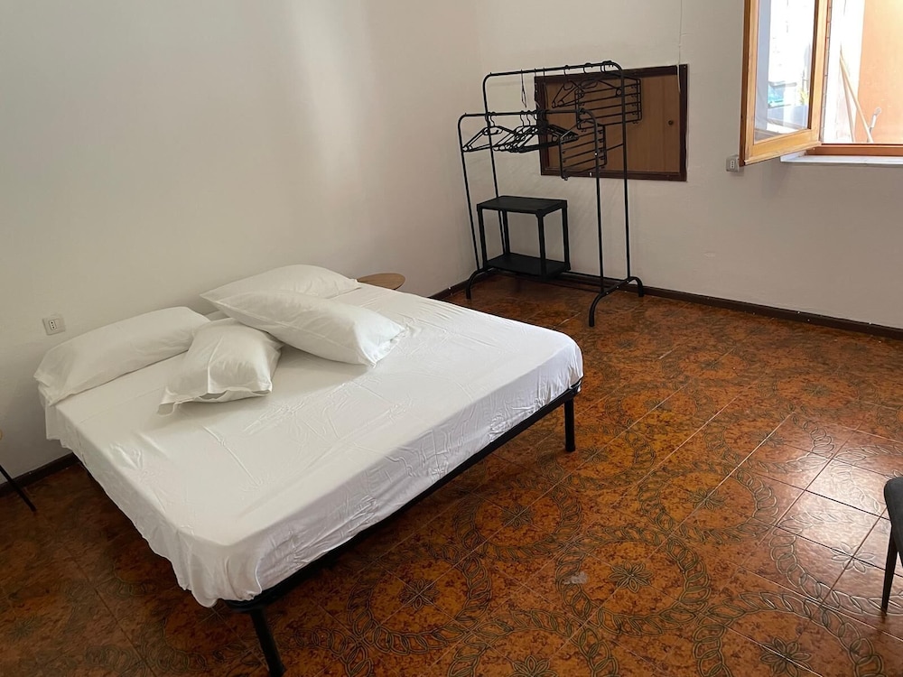 House, 2 Bedrooms, Smoking photo 1