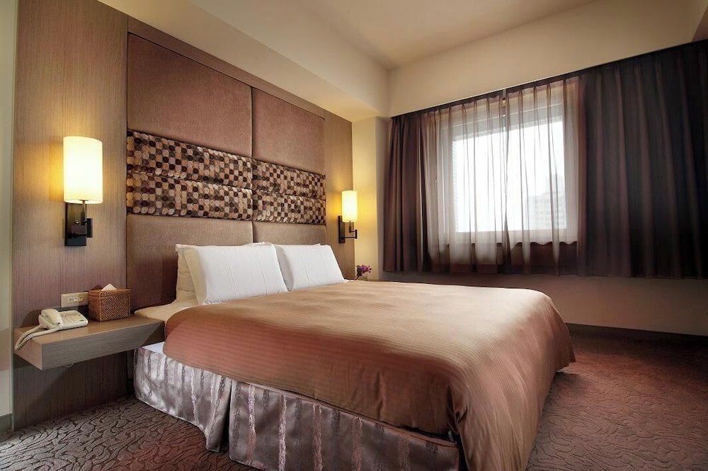 Deluxe Double Room, City View