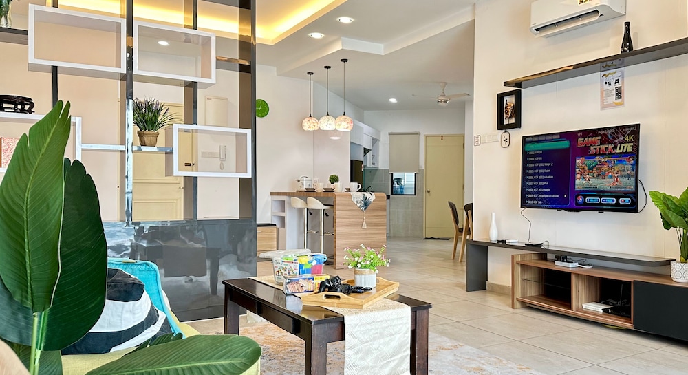 Premium Apartment, 3 Bedrooms, Pool Access, City View