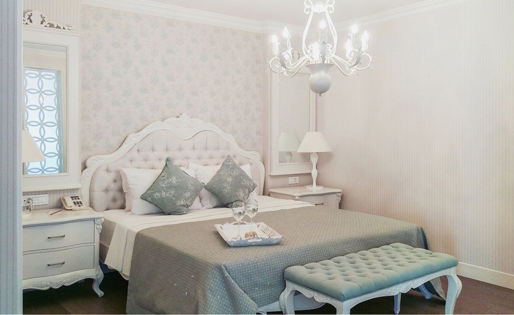 Suite, 1 Queen Bed photo 1