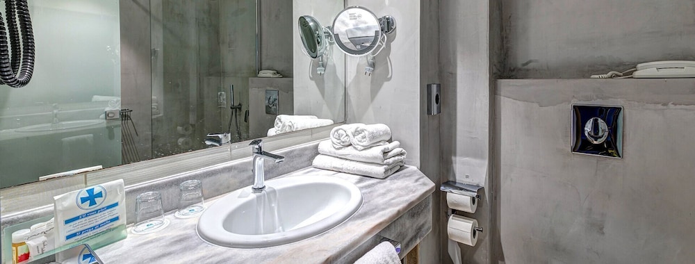 Deluxe Family Garden/Pool View