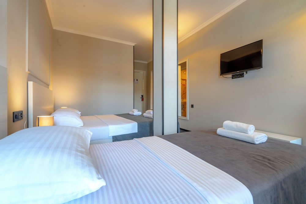 Triple Room with Terrace photo 3