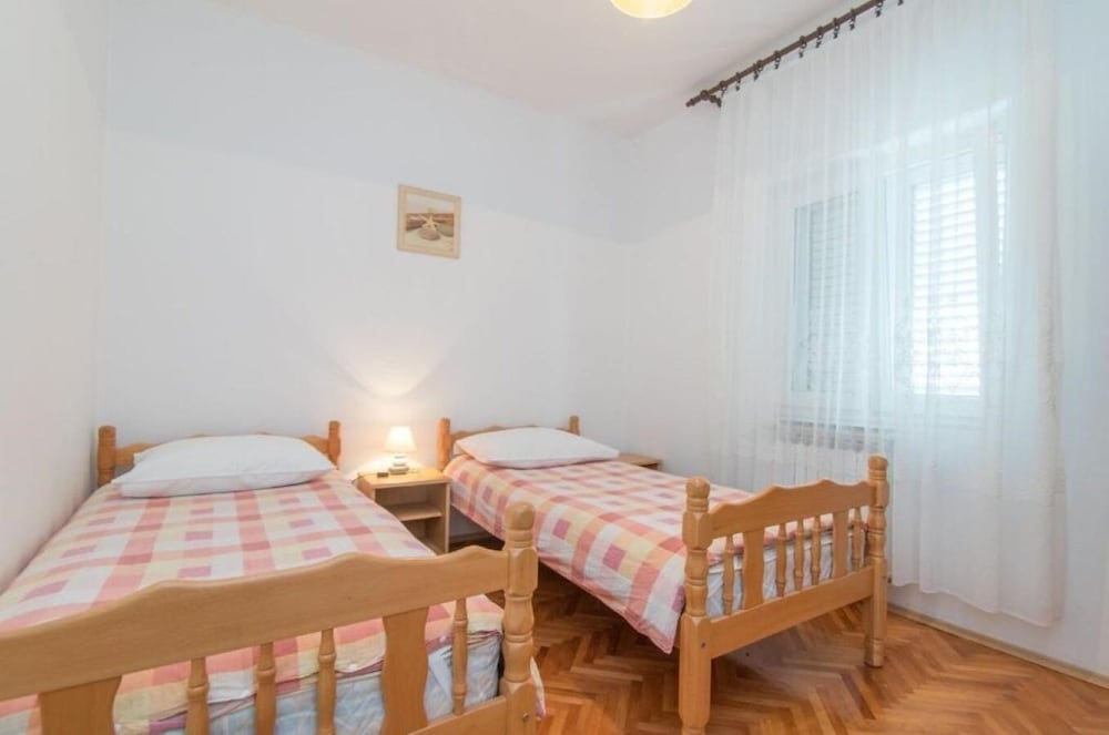 Apartment (Krešo - 100 m from sea - A1 desni(4+)