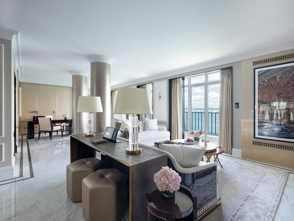 The Rooftop Garden Suite, 1 King Bed photo 2