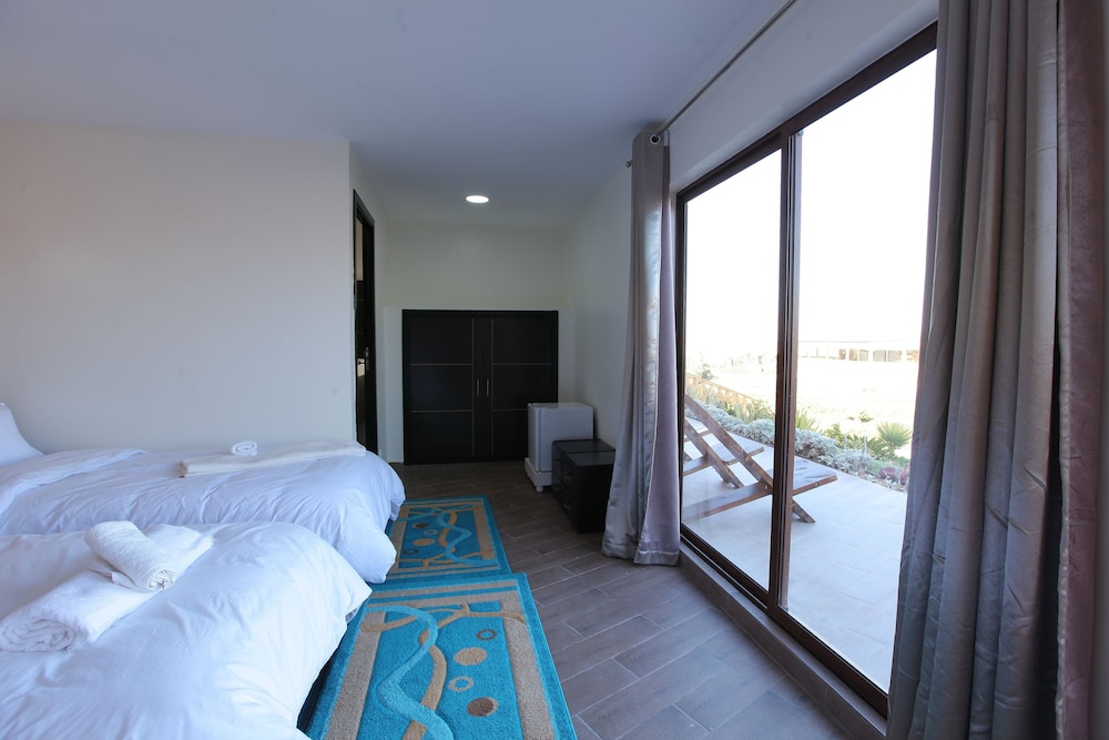 Deluxe Bungalow, Lagoon View (Single Beds) photo 3