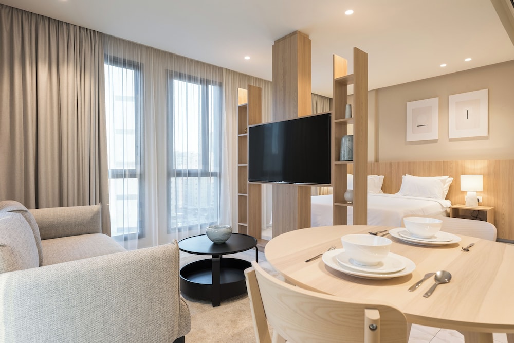 Deluxe Suite, 1 King Bed