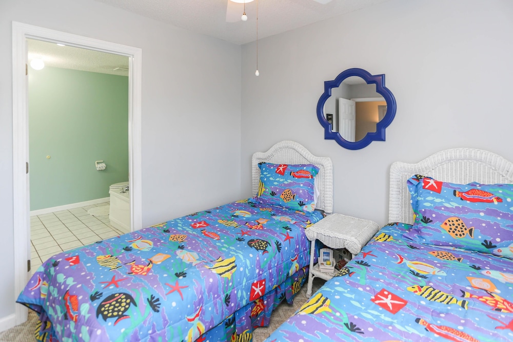 Townhome, Multiple Beds (Pelican Landing 2) photo 1