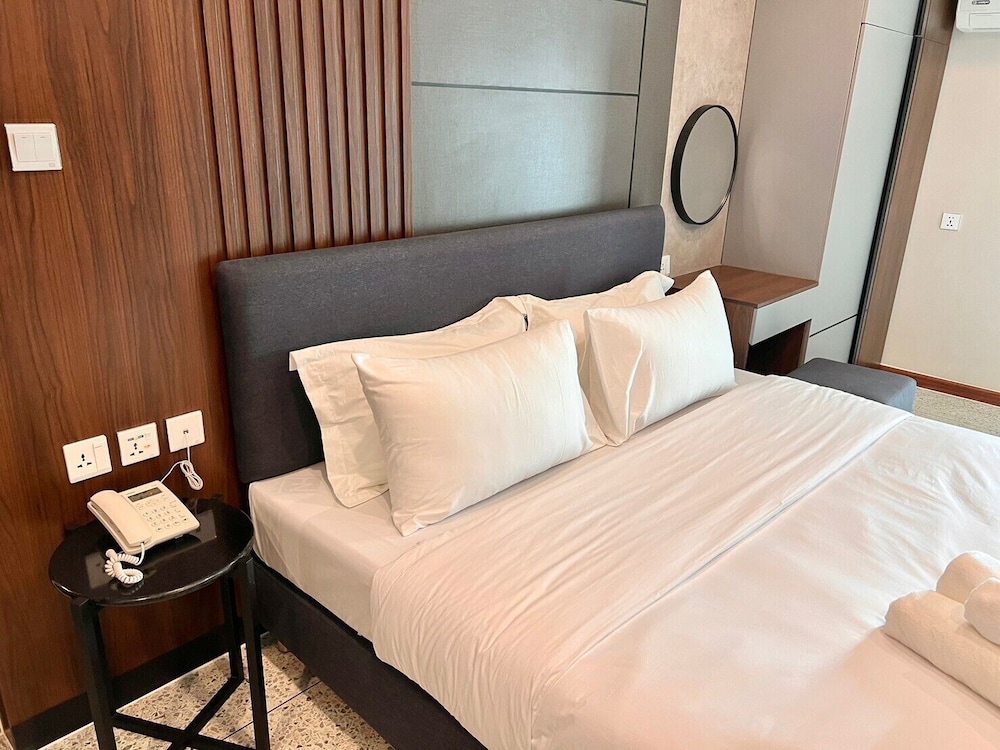 Junior Room, 1 Bedroom, Non Smoking, City View