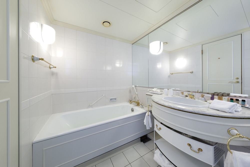 Superior Twin Room, Non Smoking - Photo 6
