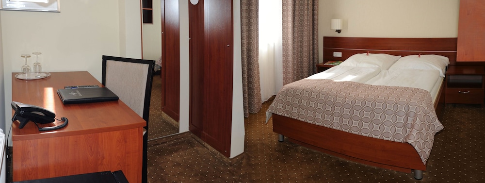 Triple Room, 2 Bedrooms photo 3