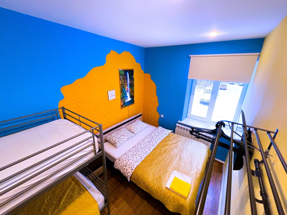 Family Room, Multiple Beds photo 1