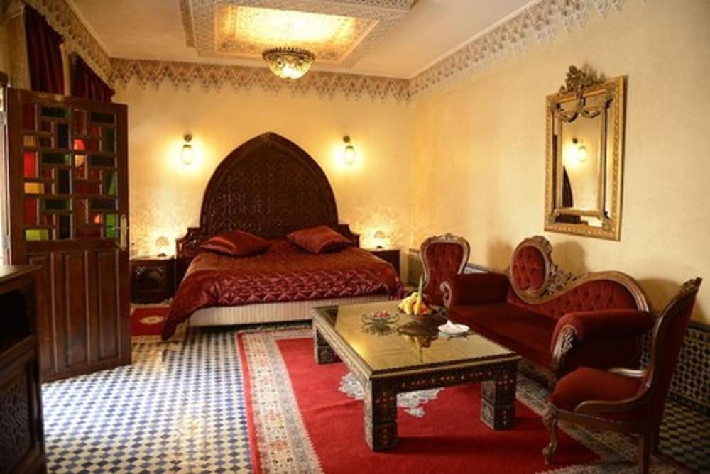 Deluxe Room - Photo 10