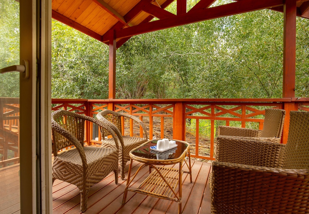 Deluxe Tree House photo 2