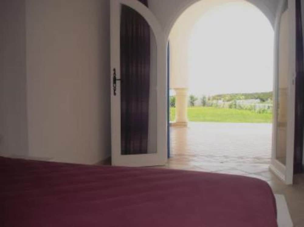 Villa photo 2