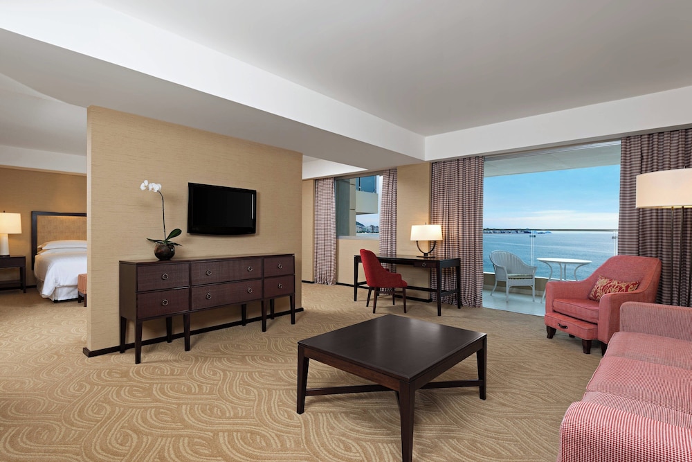 Club Suite, 1 Bedroom - Photo 5
