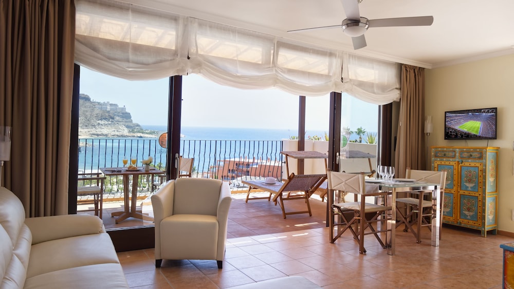 Suite, Ocean View (Superior Floors) photo 2