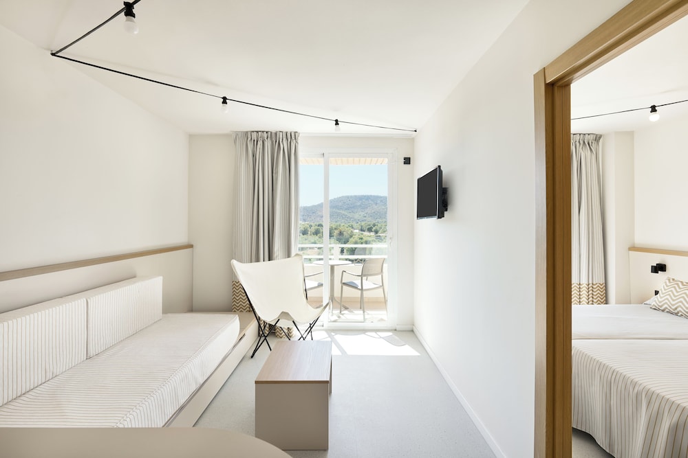 Suite, Mountain View, 2 adults + 2 children (Bed & Unlimited Brunch)