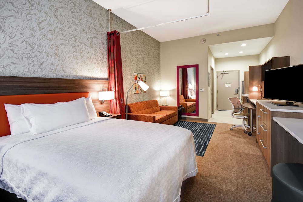Studio, 1 Queen Bed, Accessible, Bathtub photo 2