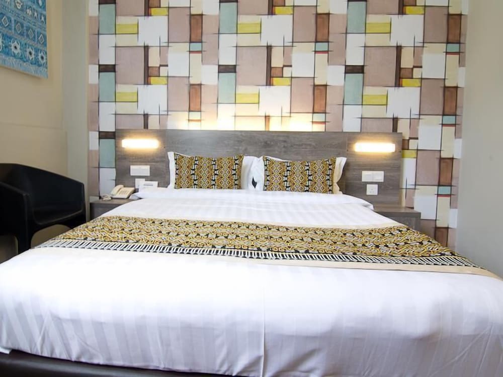 Superior Room, 1 Queen Bed, No Windows photo 2