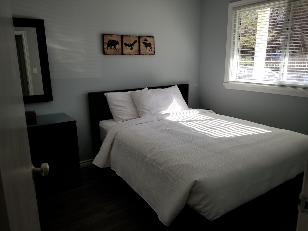 Suite, 2 Bedrooms, Kitchenette, Lake View