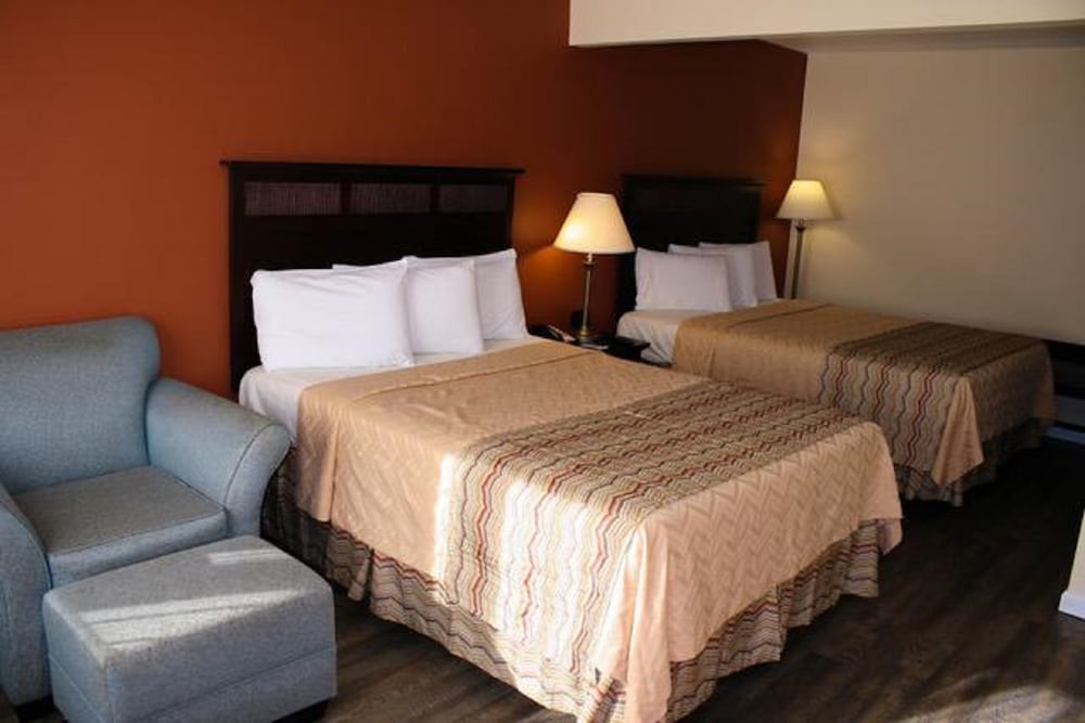 Standard Room, 2 Queen Beds photo 1