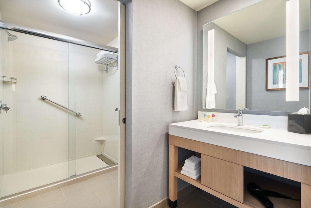 Room, Multiple Beds - Photo 8