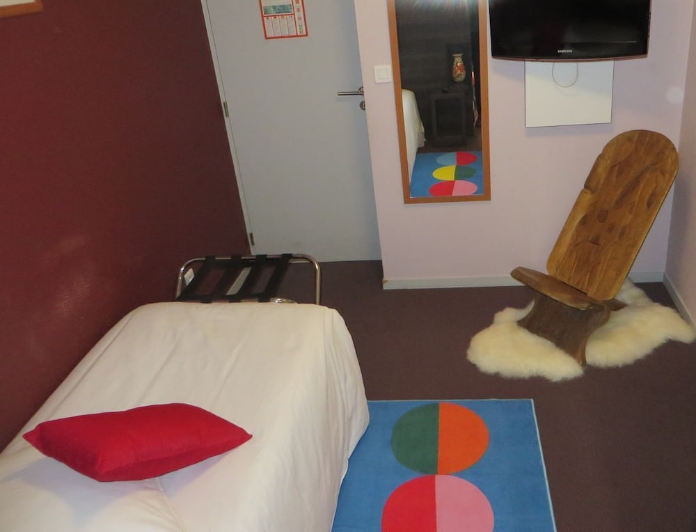 Basic Single Room