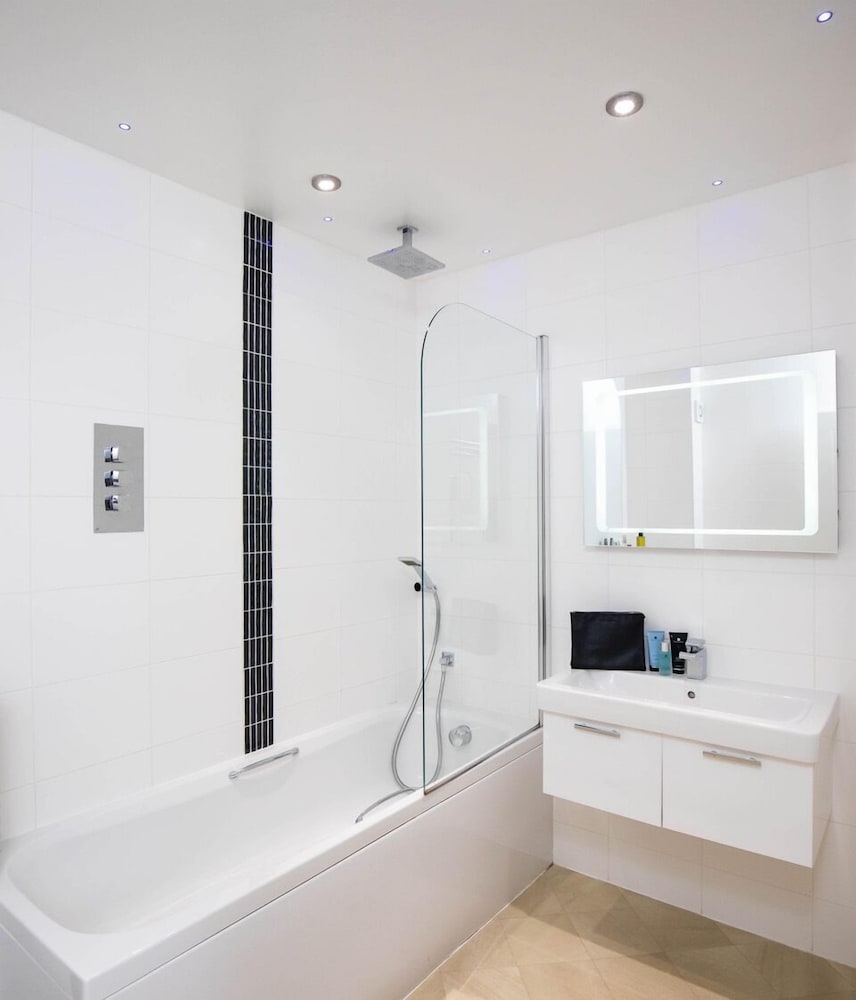 Suite, 1 Double Bed, Non Smoking - Photo 8