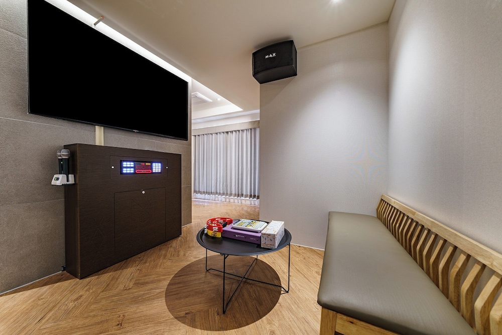 Family Room - Photo 14