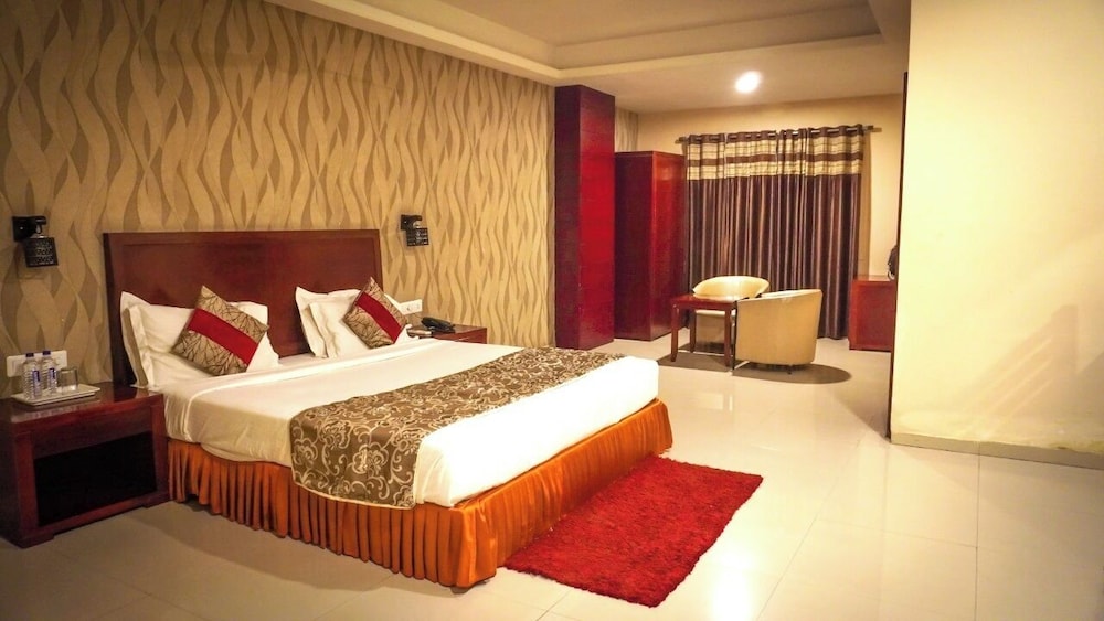 Executive Room - Photo 6