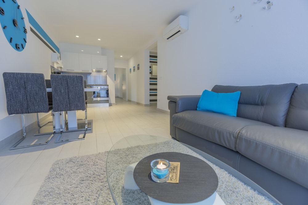 Apartment (A2)
