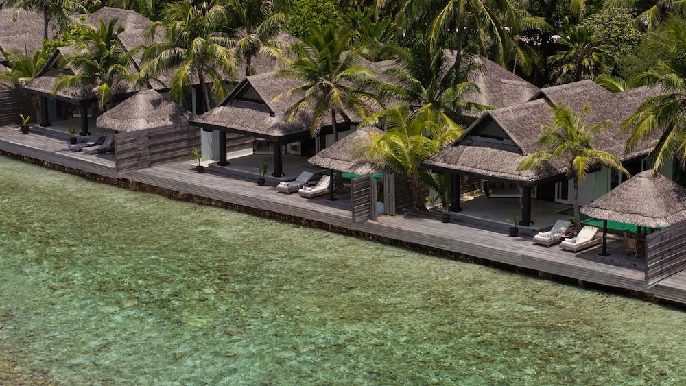 Two Bedroom Ocean House with Pool