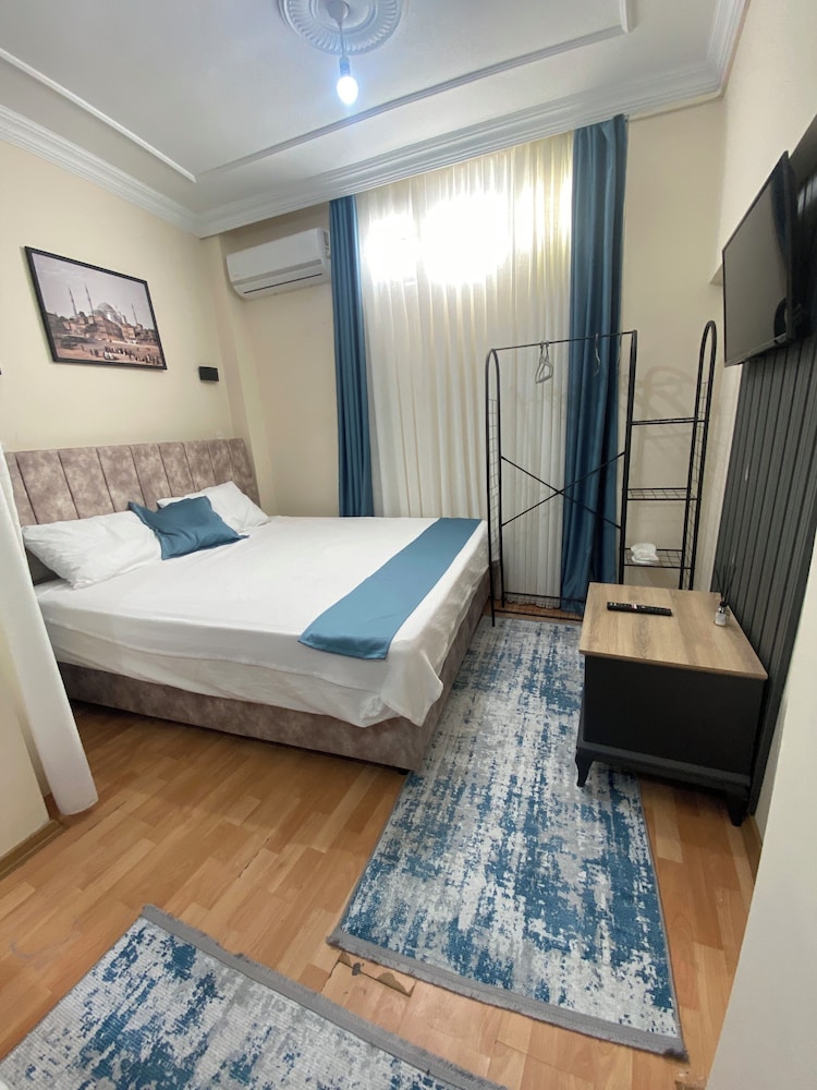 Classic Triple Room photo 1