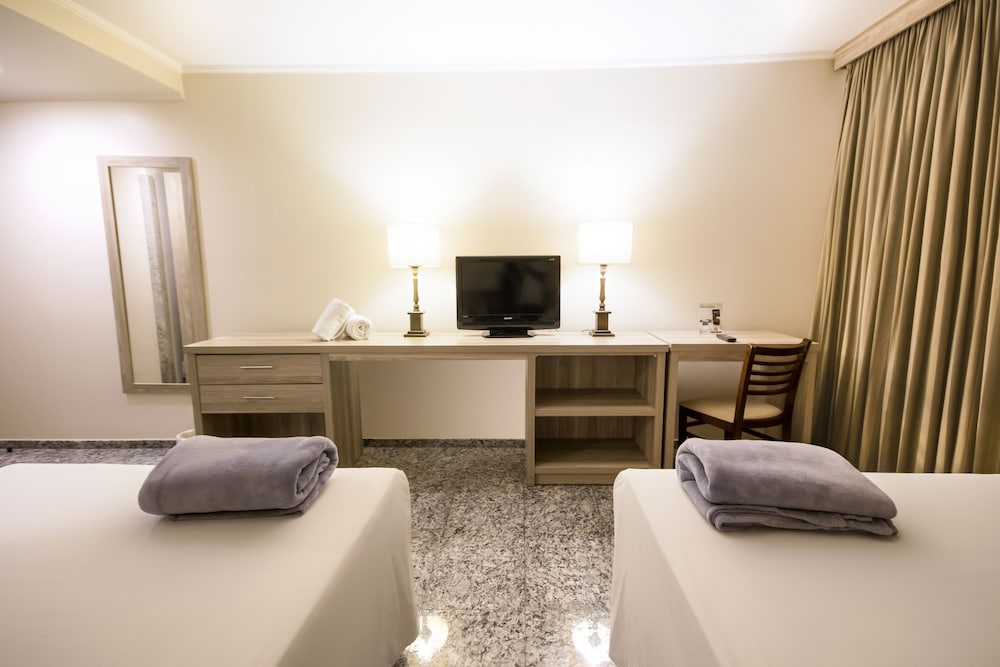 Standard Room, 2 Double Beds - Photo 13