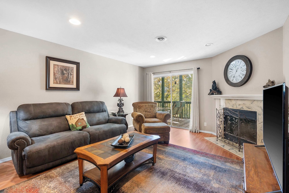 Condo, Multiple Beds, Balcony (River Song)