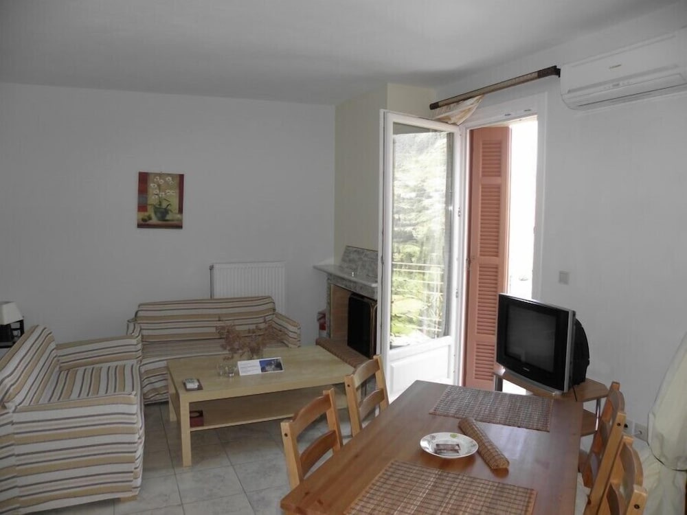 Family Apartment photo 1