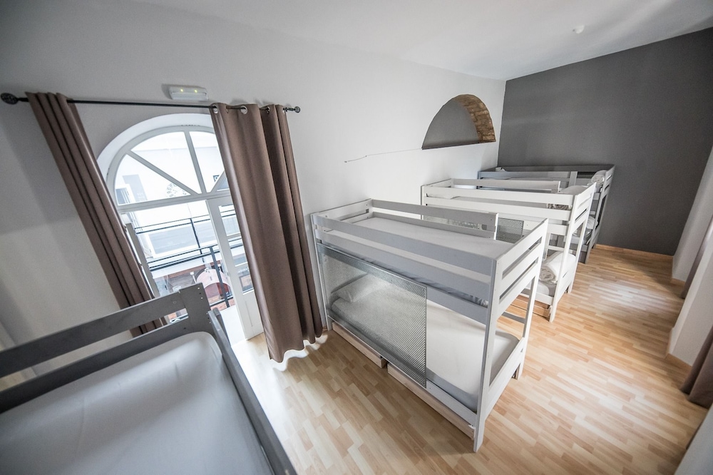 Dormitorio compartido, solo mujeres, baño compartido (1 cama en dormitorio de 6 camas)