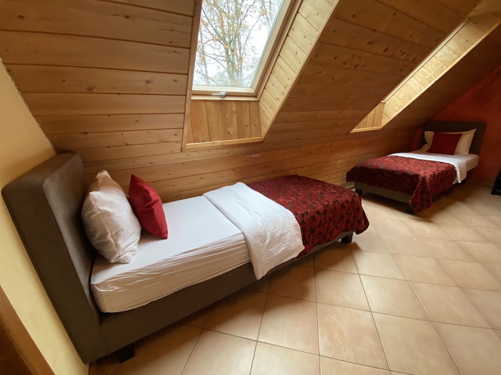 Standard Quadruple Room, 1 Bedroom, Lake View photo 2