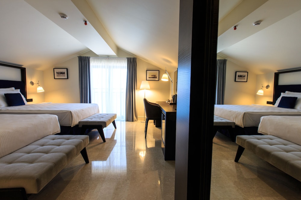 Family Room, Sea View - Photo 6