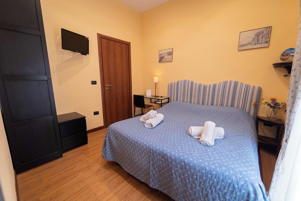 Basic Room, 1 Double Bed, Tower