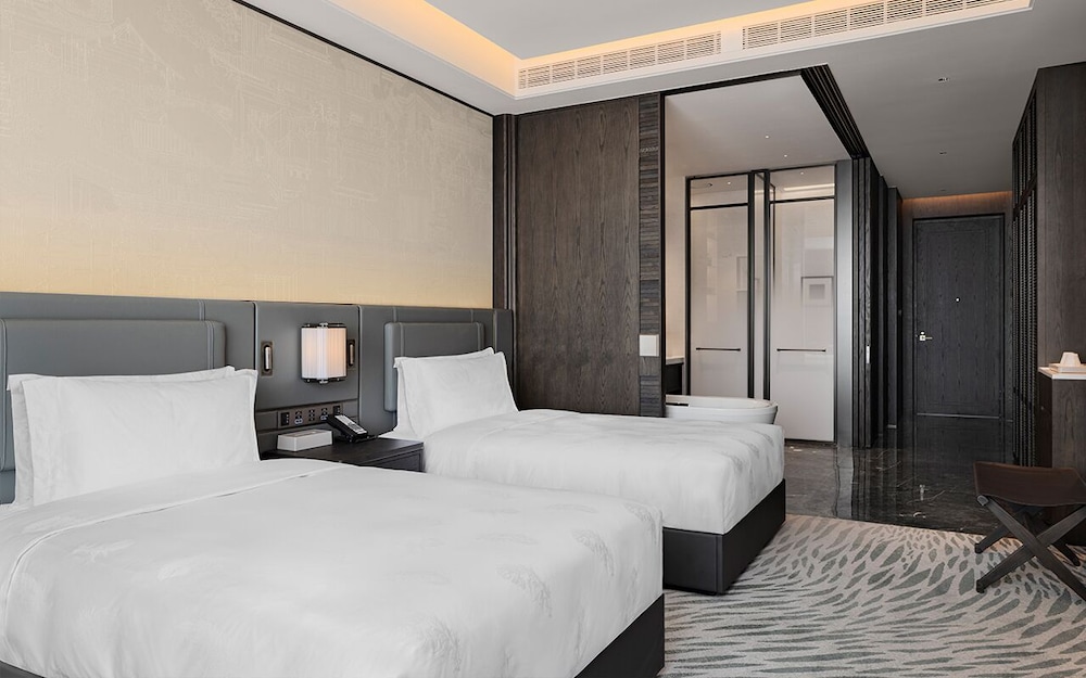 Premier Twin Room, Bay View photo 1