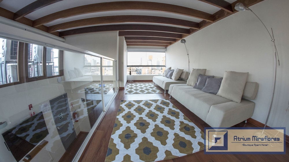 Deluxe Studio Suite photo 2
