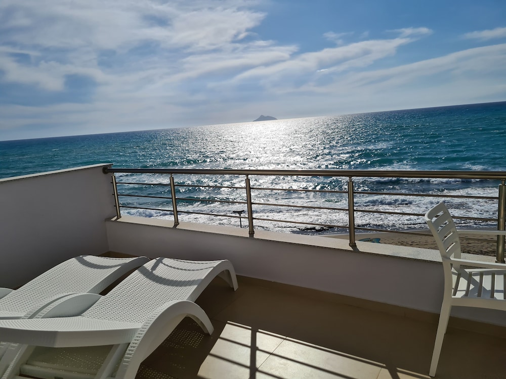 Panoramic Apartment, 1 Bedroom, Terrace, Sea Facing (Gardenia) photo 3
