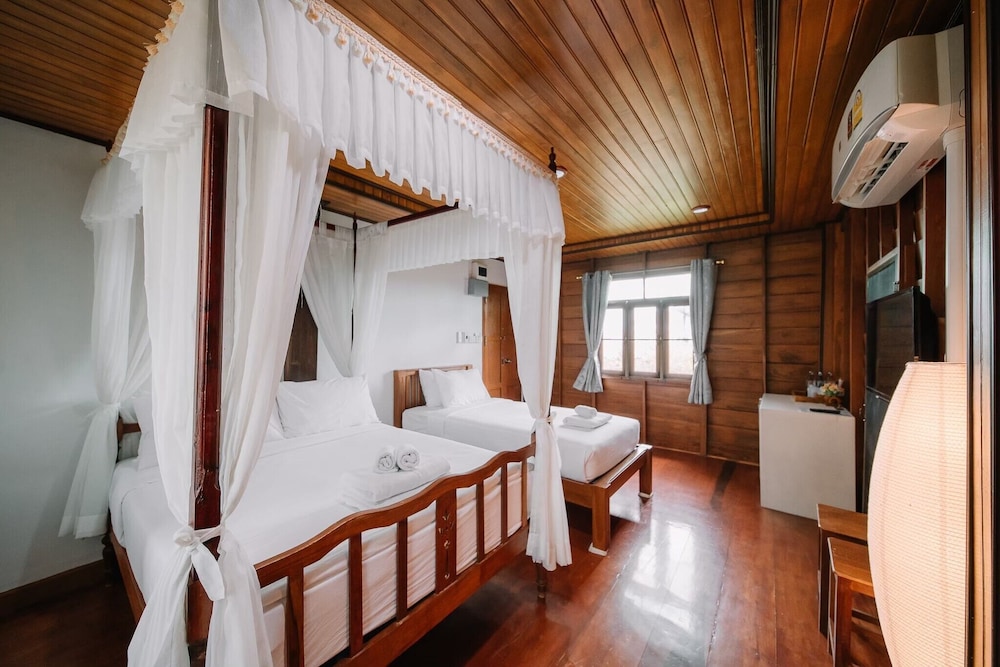 Superior Triple Room with Garden View photo 3