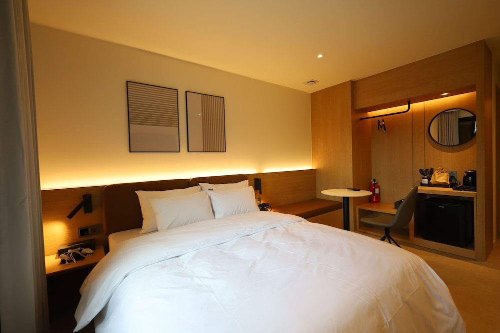 Deluxe Room - Photo 1