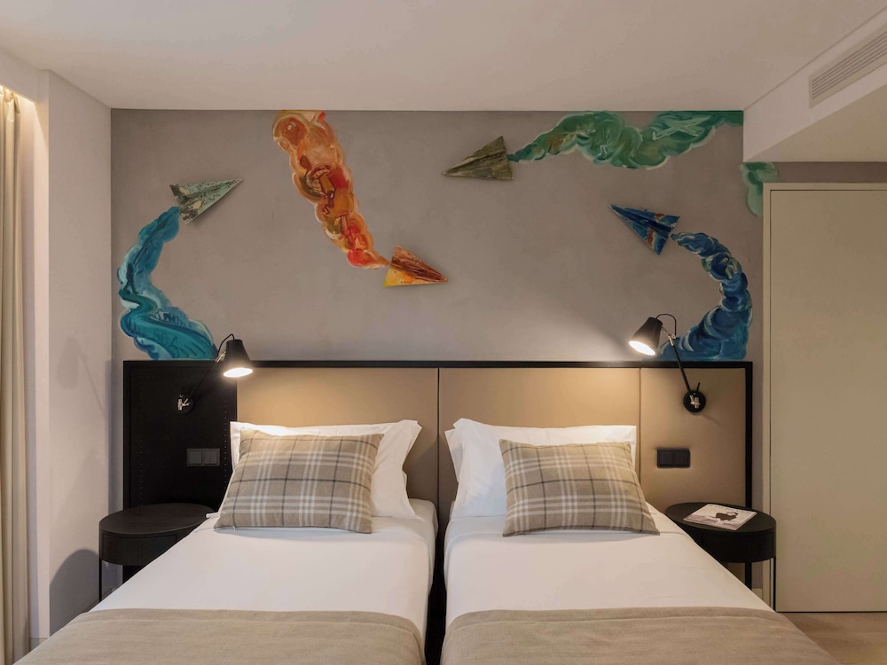 Superior Room, 2 Twin Beds thumbnail 6