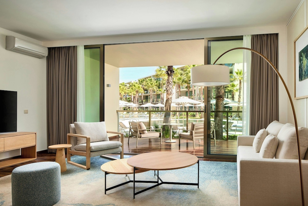 Suite, 1 Bedroom, Pool View (Balcony) - Photo 1